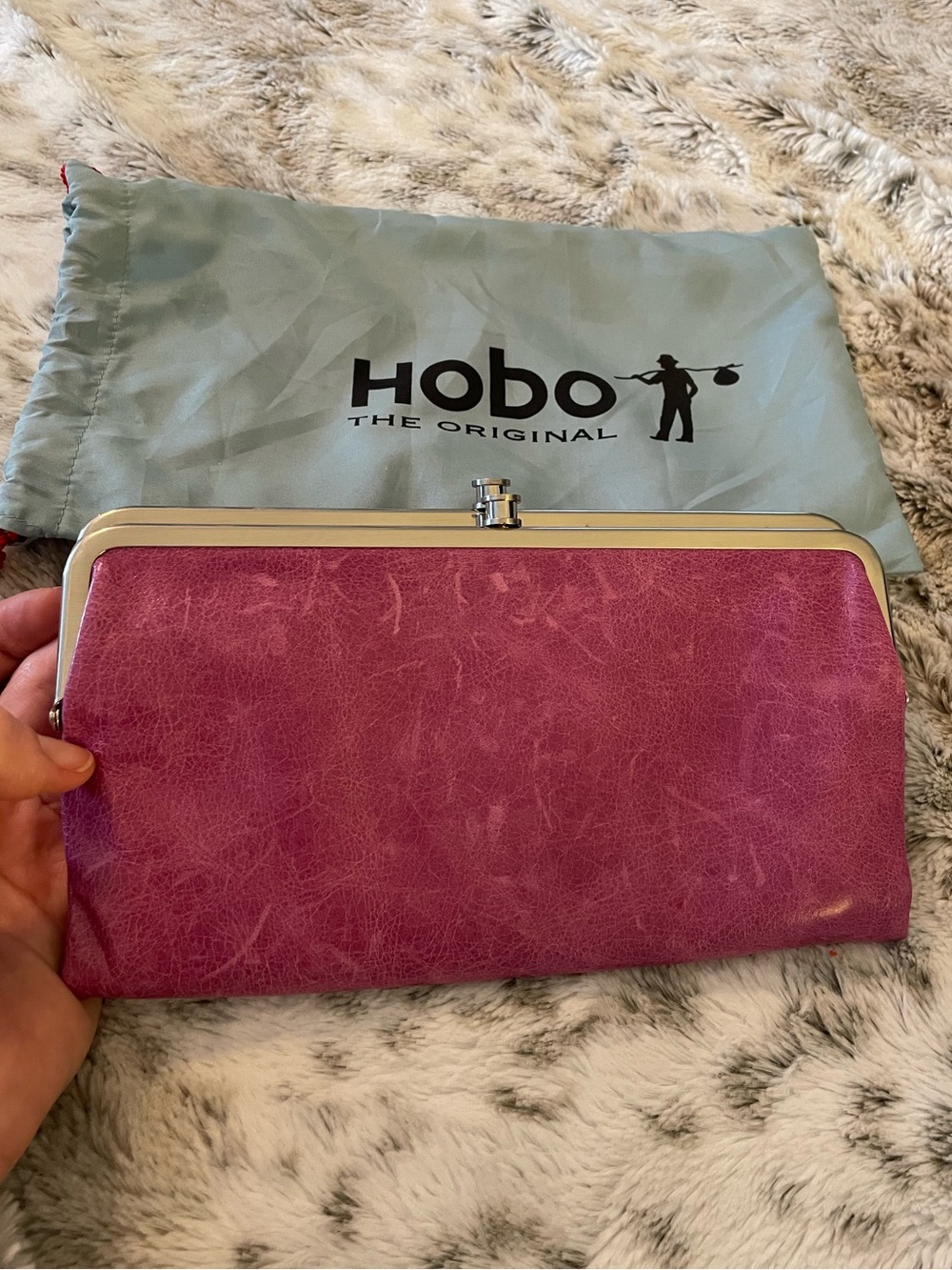 HOBO Iconic Lauren Smooth Leather Kiss-Lock Clutch, Includes Dust Bag! - Picture 3 of 7